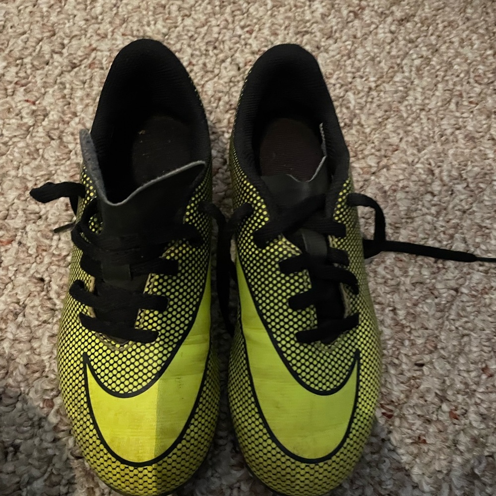 Boys soccer cleats
